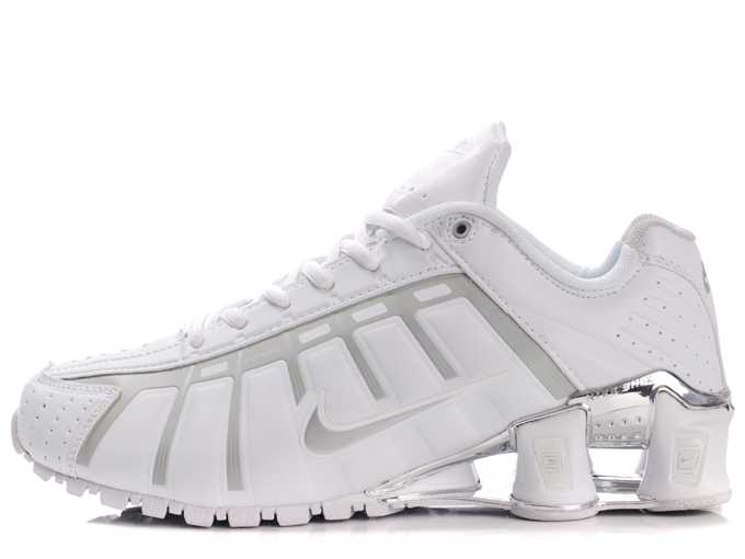 chaussure nike shox en stock